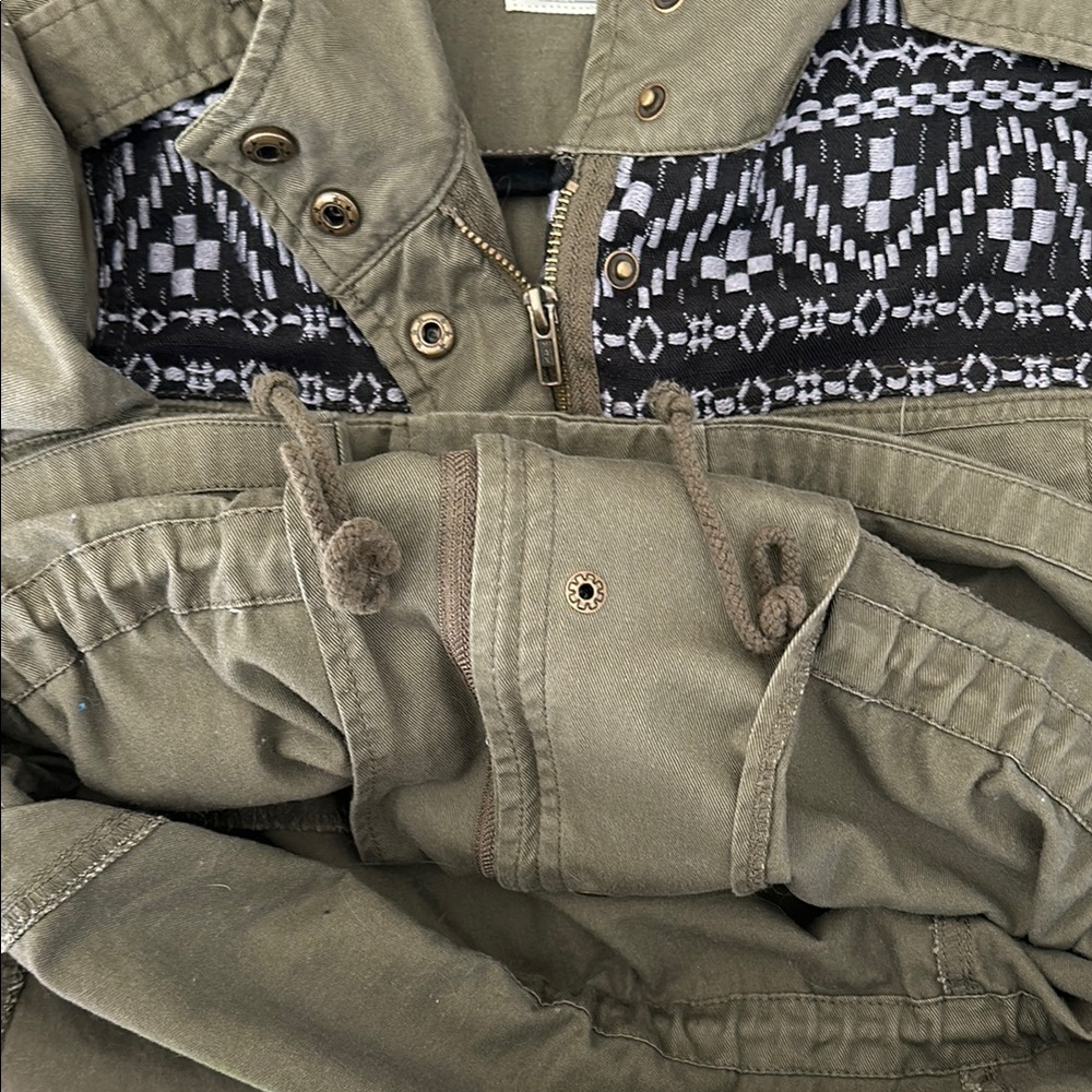 Lightweight Jacket - Picture 5 of 5